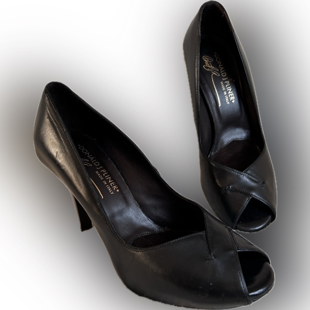 Donald J. Pliner Peep Toe Shoes Size 6.5